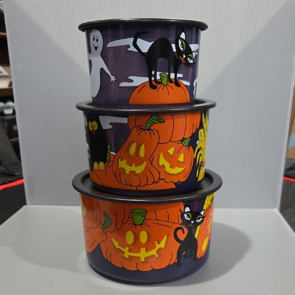 Tupperware Halloween Stacking Bowls - Black and Orange - Picture 1 of 6